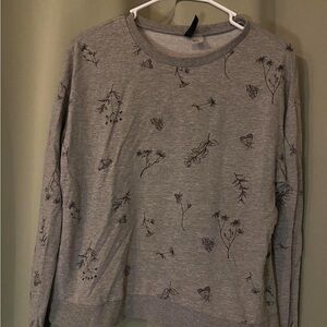 H&M Light Gray Crewneck Sweatshirt with Subtle Texture